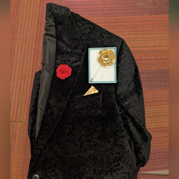 Sean John Velvet Embossed Blazer - Picture 4 of 5